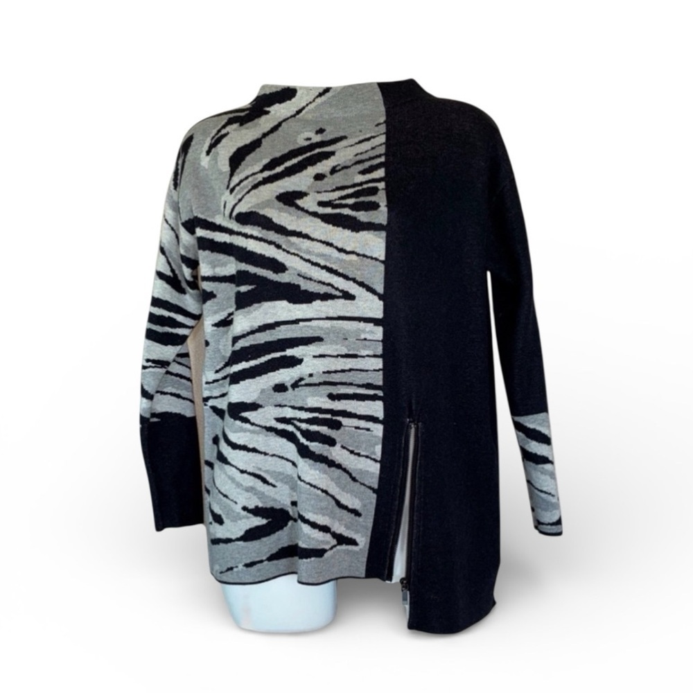 Nic & Zoe sweater, women's, 2P, zebra & Black, EUC, mock turtleneck, uneven hem